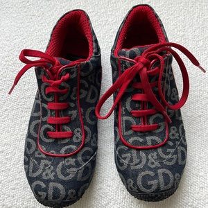 Woman’s shoes-sneakers